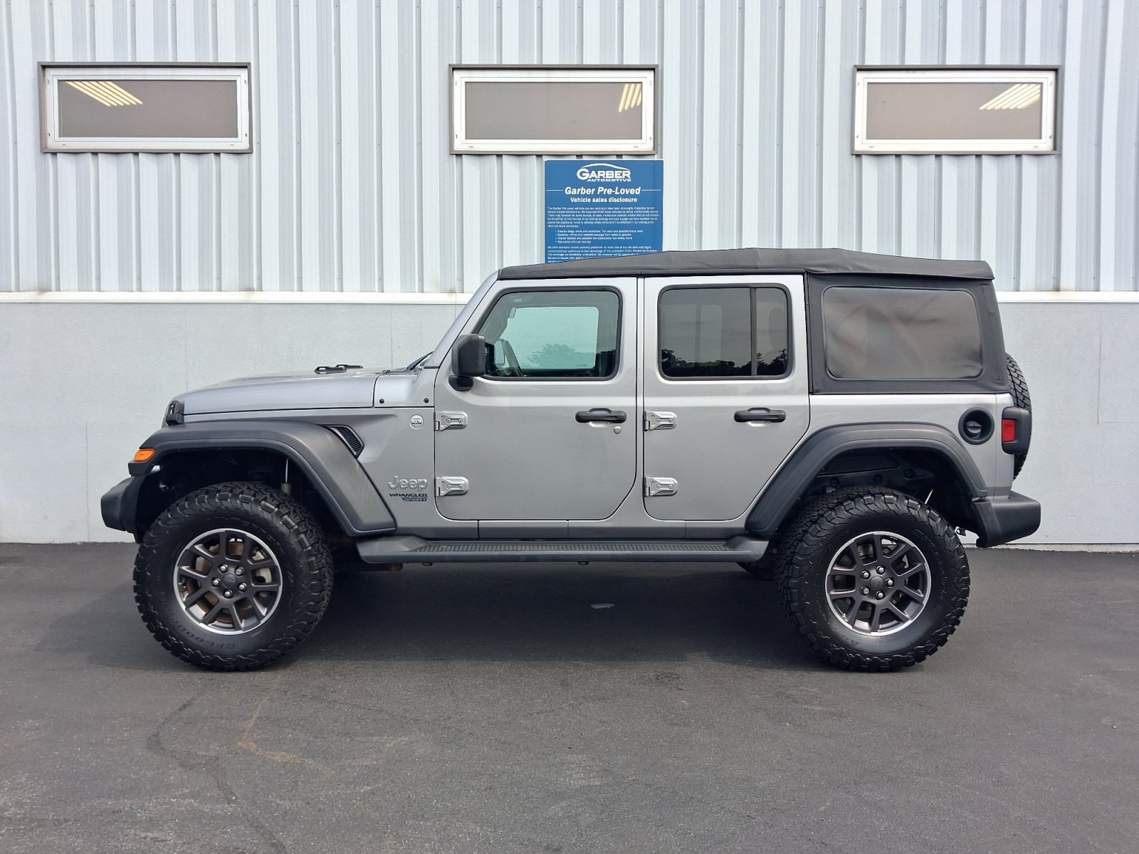 Used 2018 Jeep Wrangler Unlimited Sport S AWD/4WD image 2