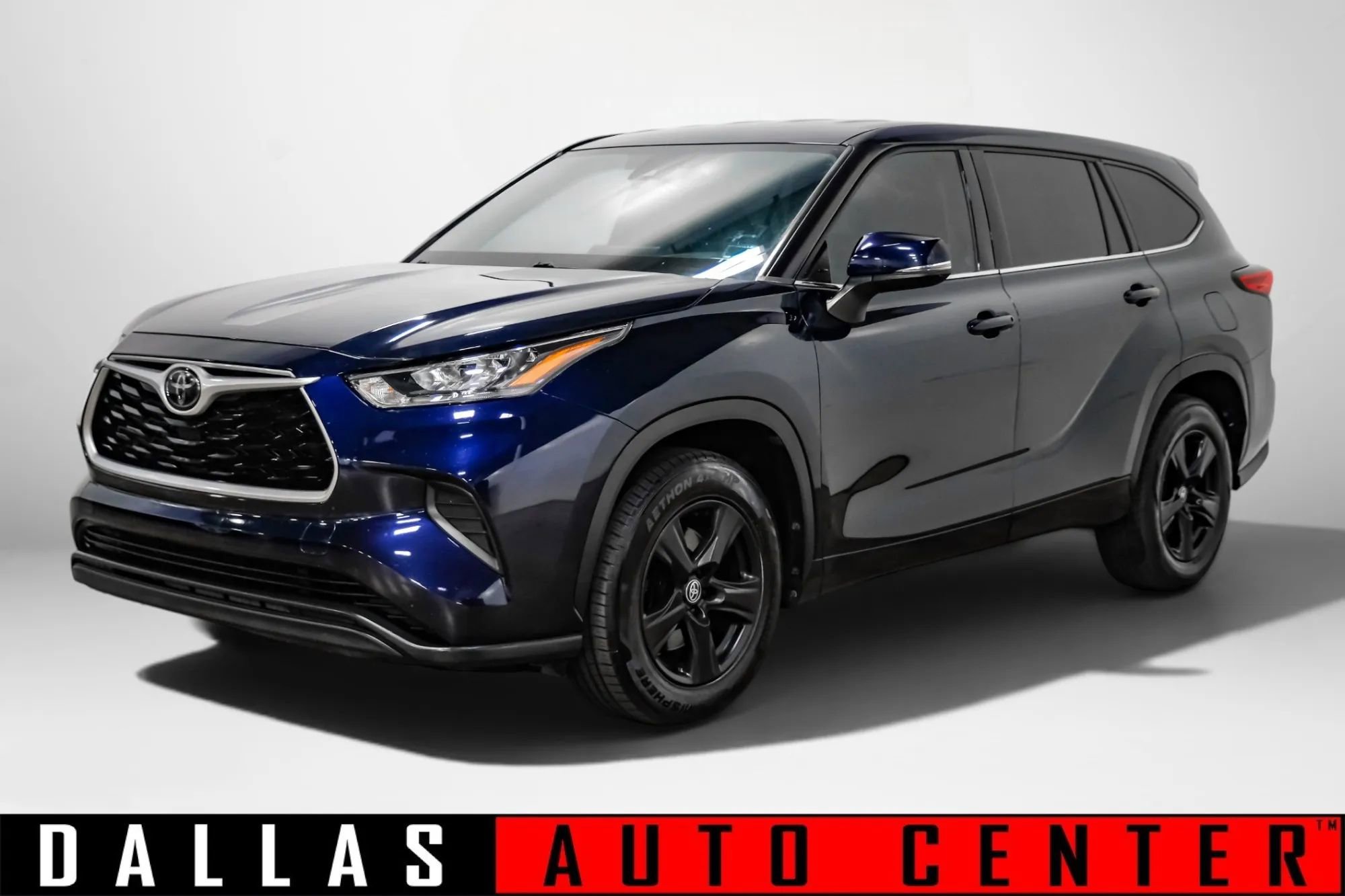 Used 2020 Toyota Highlander L FWD image 3