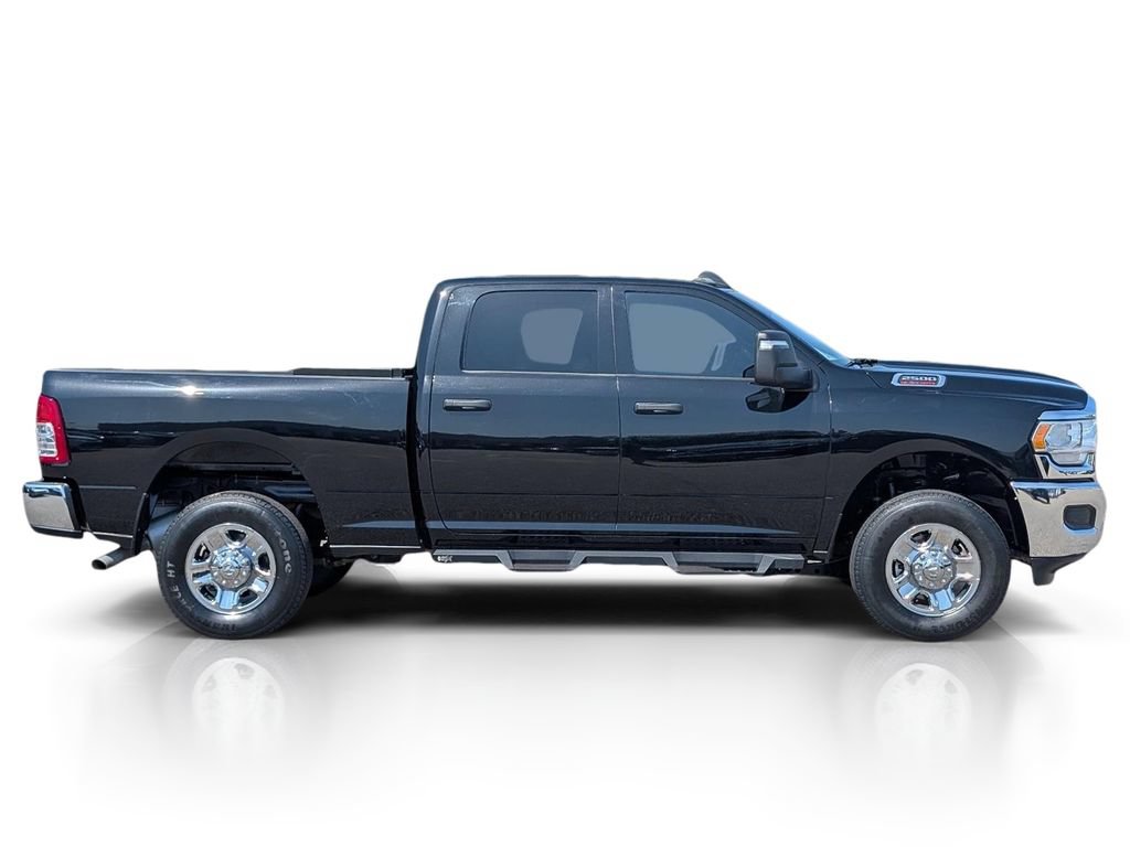 Used 2024 RAM 2500 Tradesman w/ Chrome Appearance Group AWD/4WD image 6