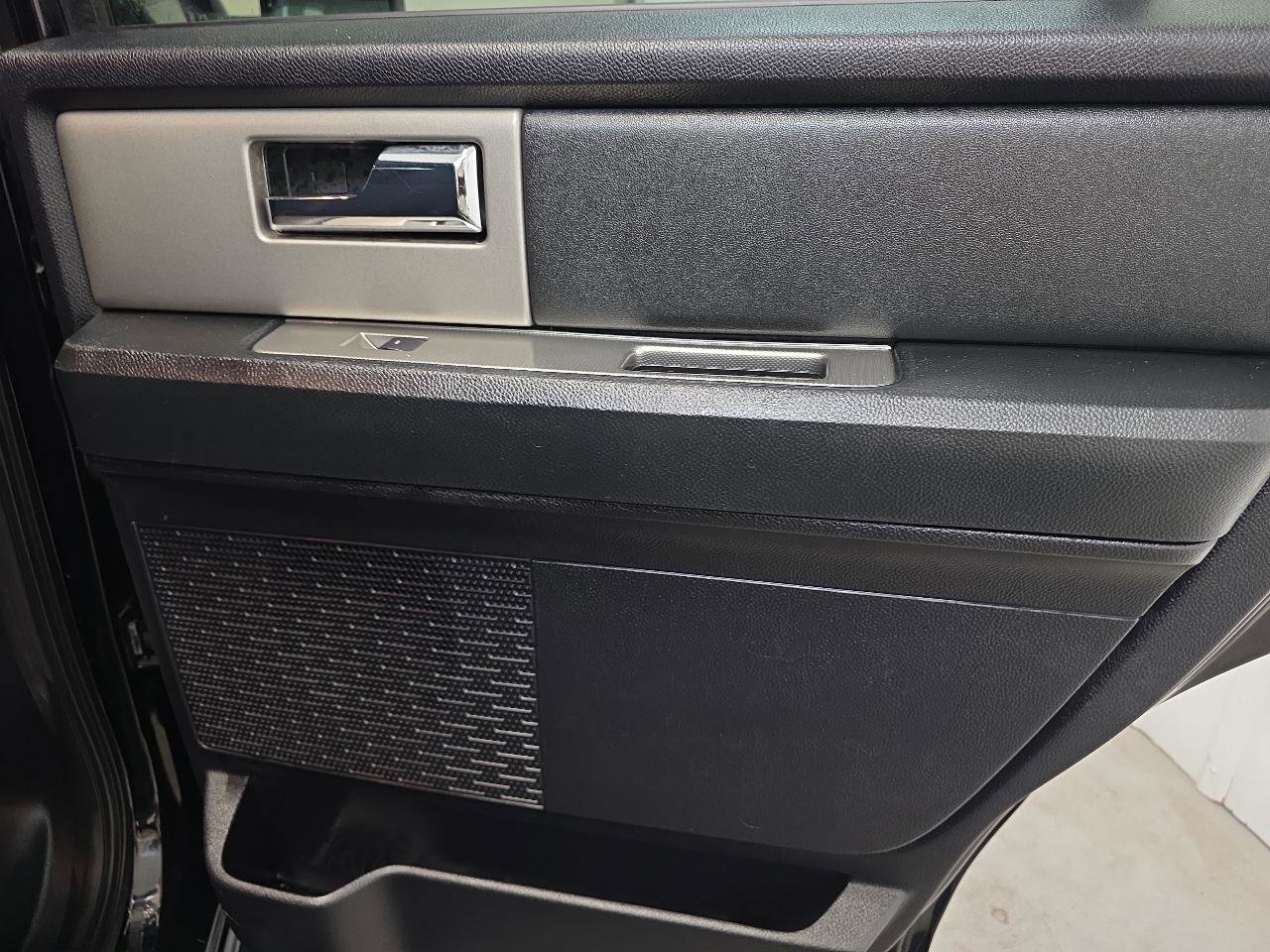 Used 2016 Ford Expedition XLT AWD/4WD image 35