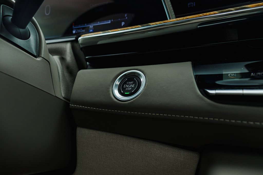 Used 2023 Cadillac Escalade ESV Premium Luxury Platinum w/ LPO, Radiant Package image 24