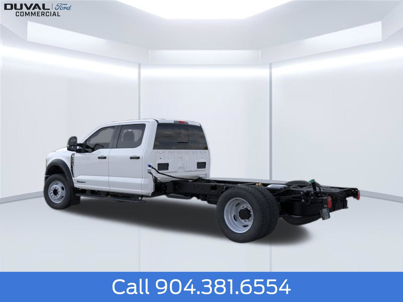 New 2026 Ford F550 4x4 Crew Cab image 4