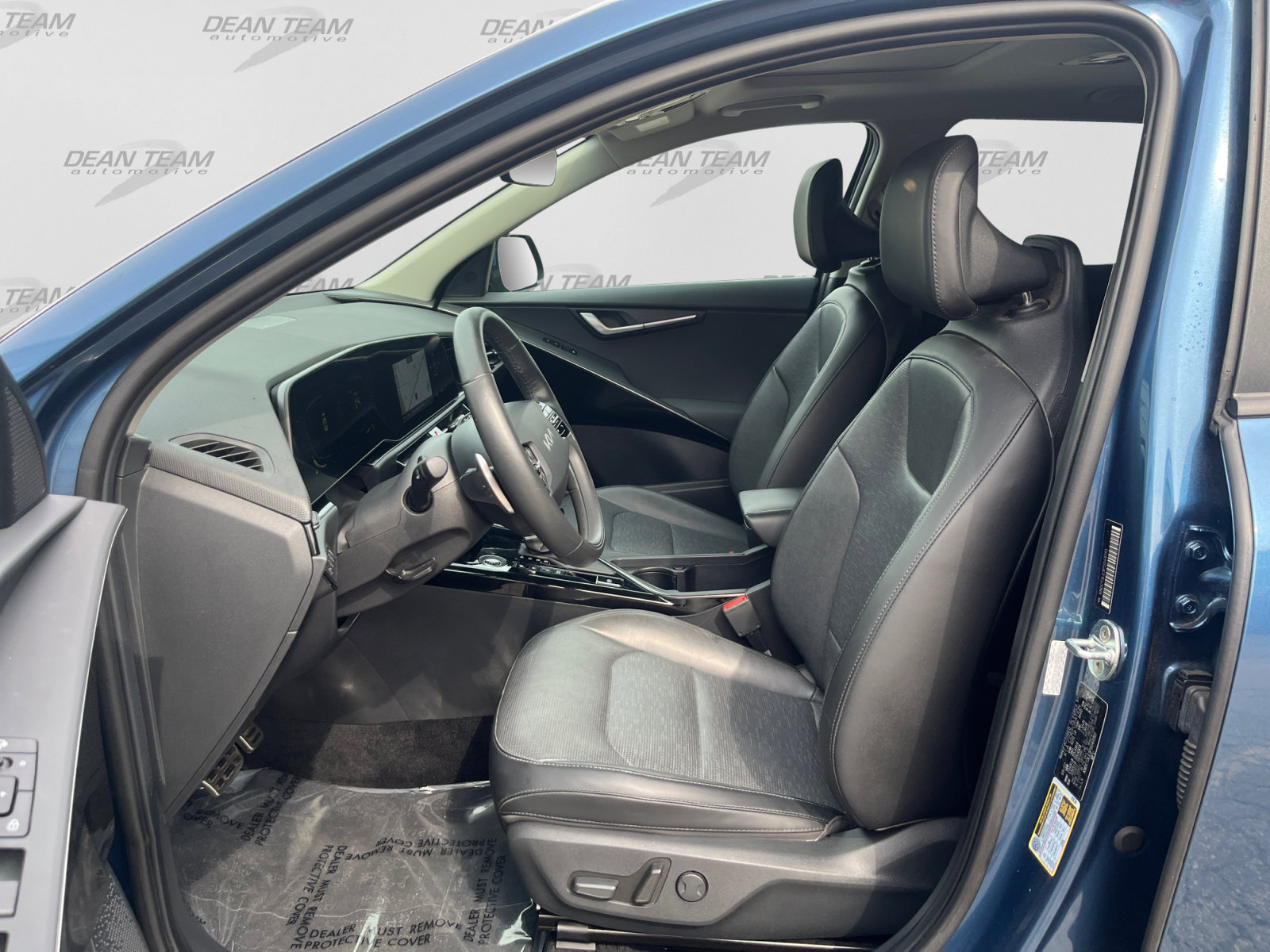 Used 2023 Kia Niro SX Touring FWD image 9