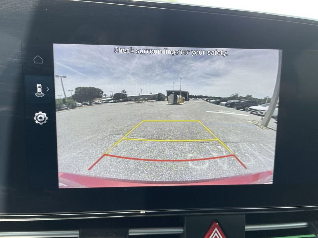 Certified 2024 Hyundai Elantra SEL FWD image 25