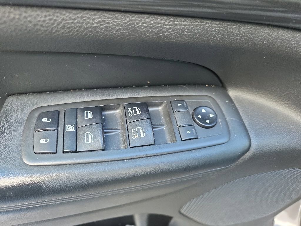 Used 2021 Jeep Grand Cherokee Laredo X AWD/4WD image 18