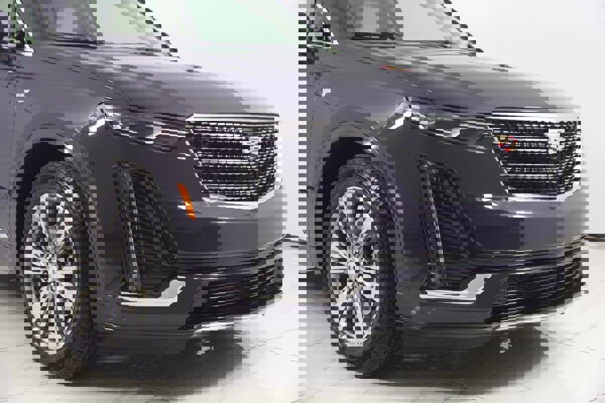 Used 2024 Cadillac XT6 Premium Luxury w/ Technology Package image 21