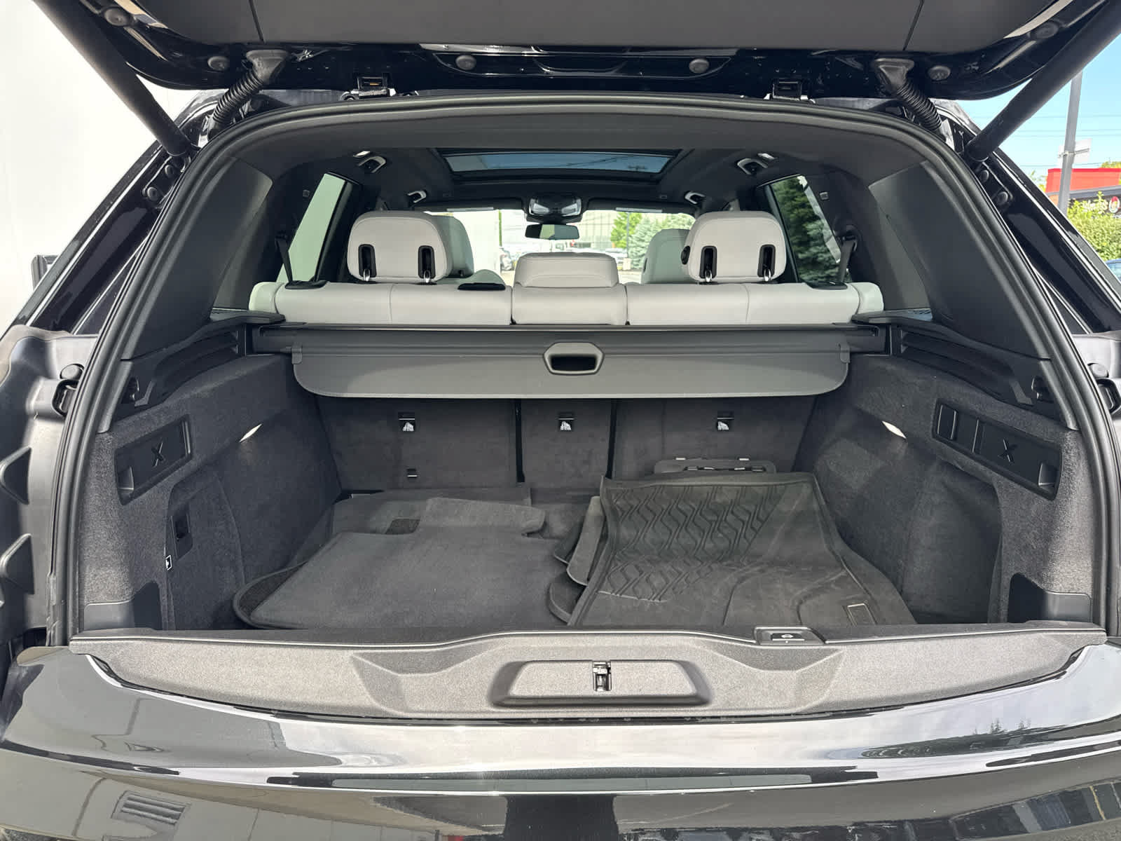 Used 2024 BMW X5 xDrive40i w/ M Sport Package AWD/4WD image 20