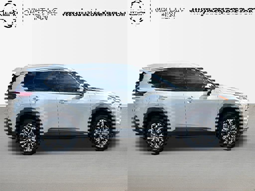 Used 2021 Nissan Rogue SV w/ Premium Package image 4