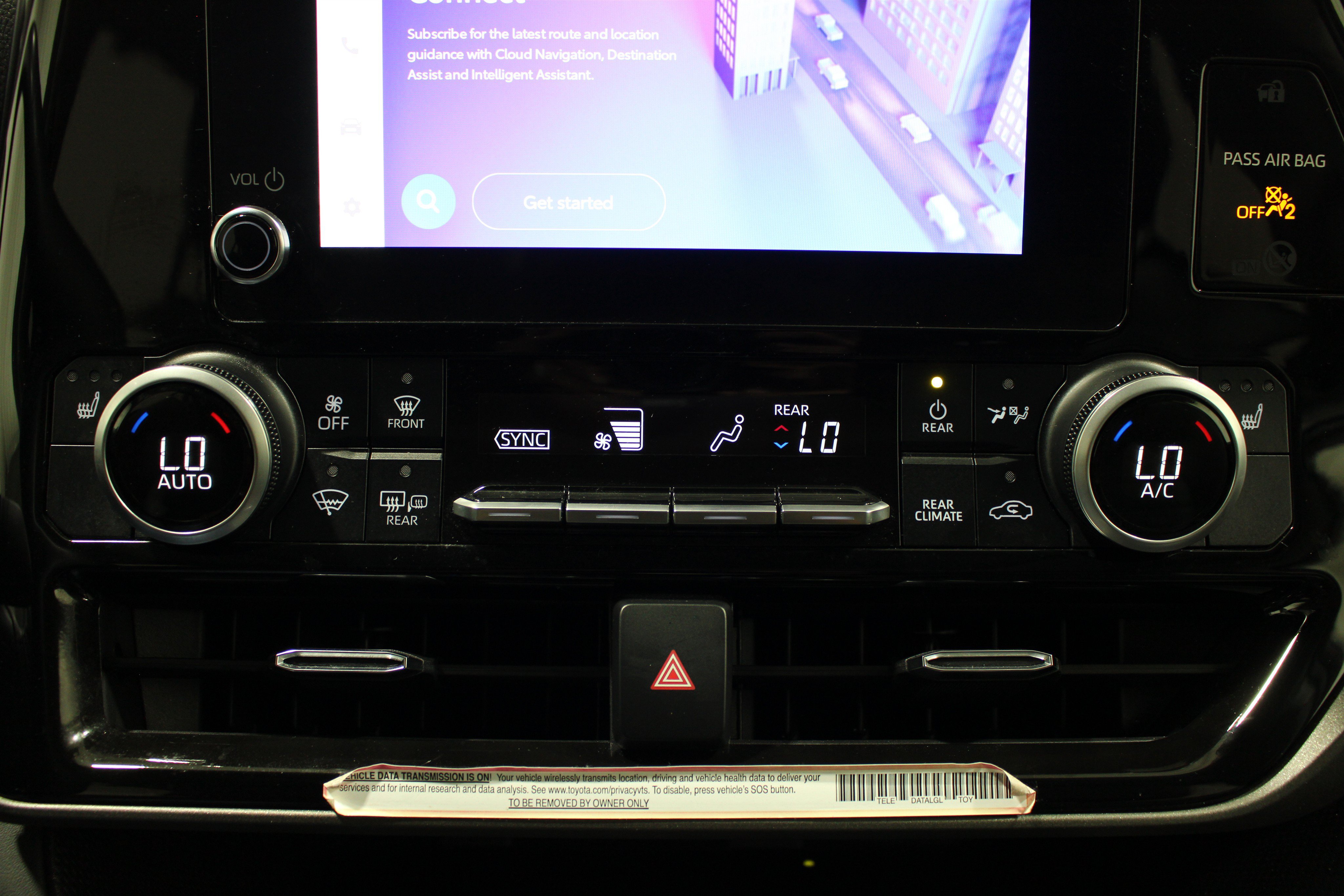 Used 2024 Toyota Highlander XLE AWD/4WD image 16