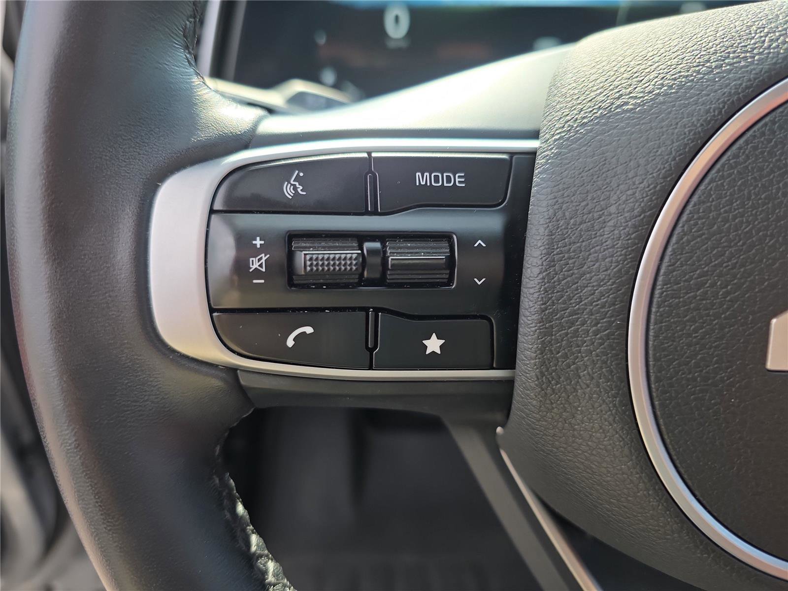 Used 2025 Kia Sportage SX AWD/4WD image 33