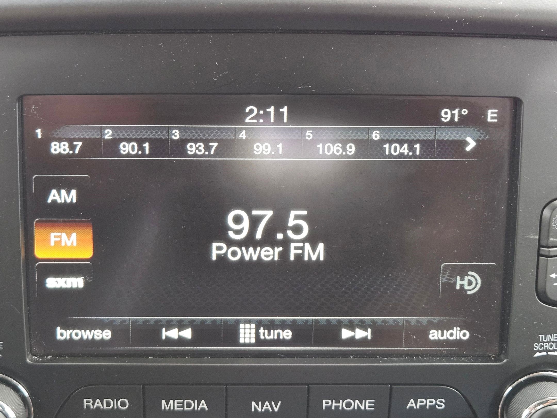 Used 2017 Jeep Renegade Altitude FWD image 24