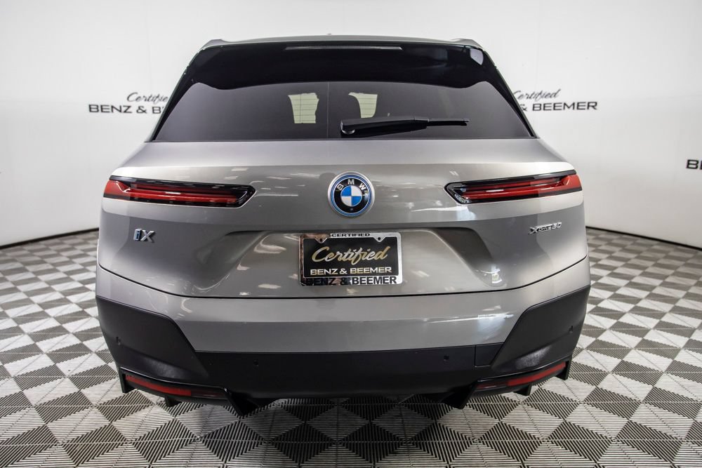 Used 2024 BMW iX xDrive50 AWD/4WD image 7