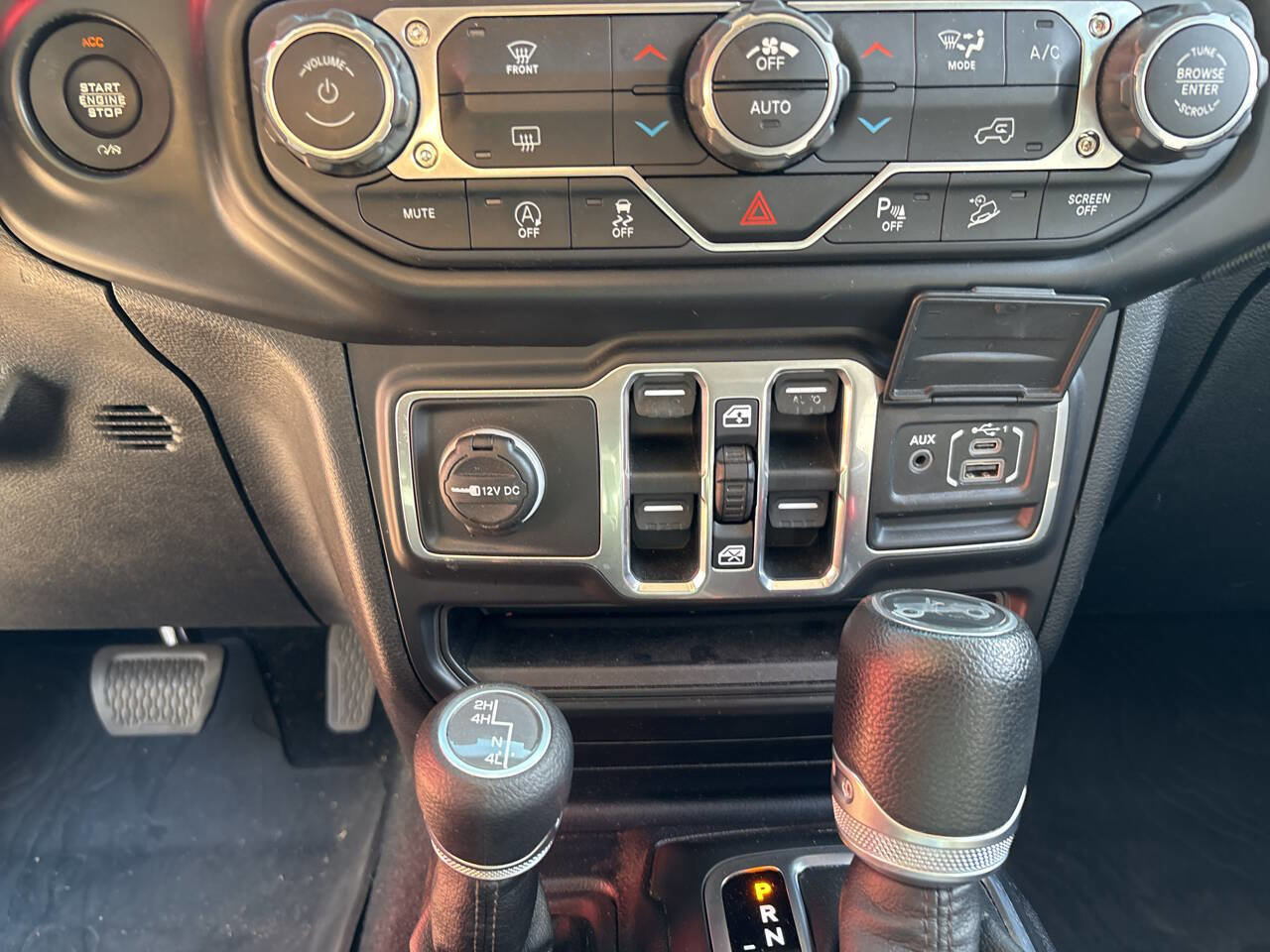 Used 2018 Jeep Wrangler Unlimited Sport S image 12