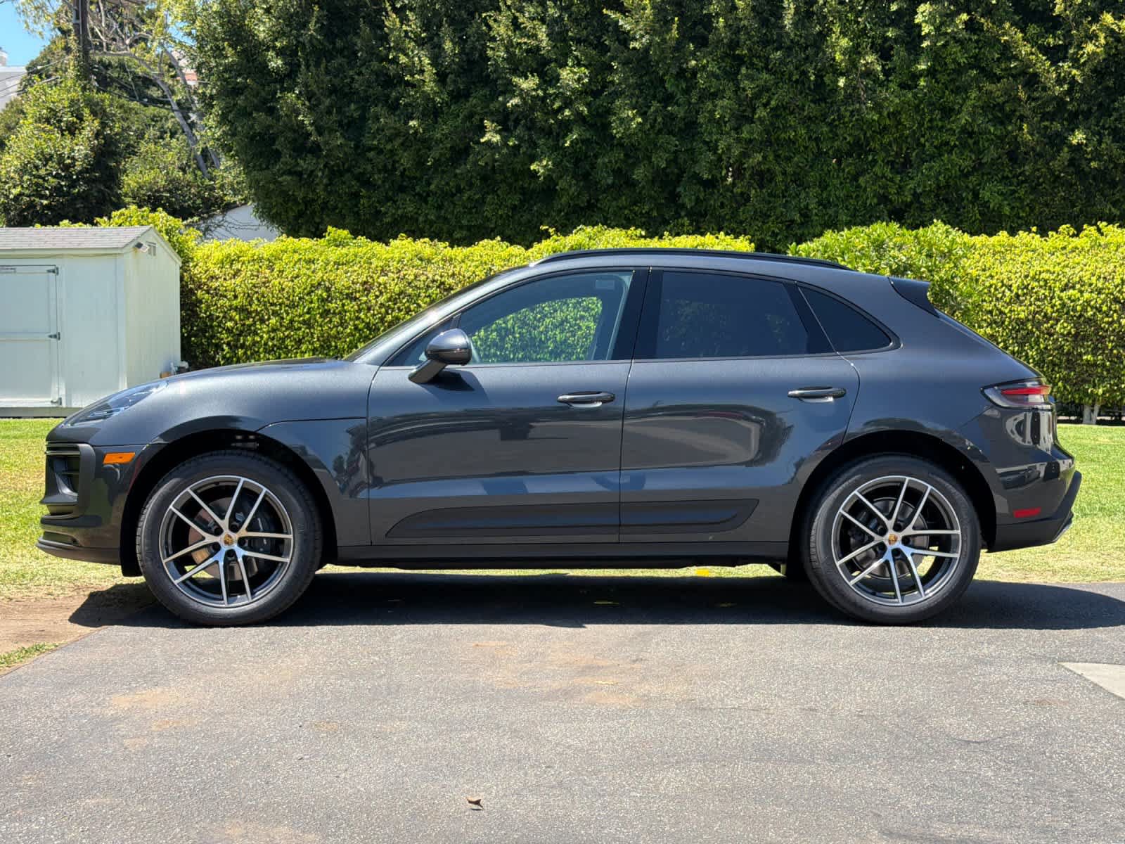 New 2026 Porsche Macan AWD/4WD image 2