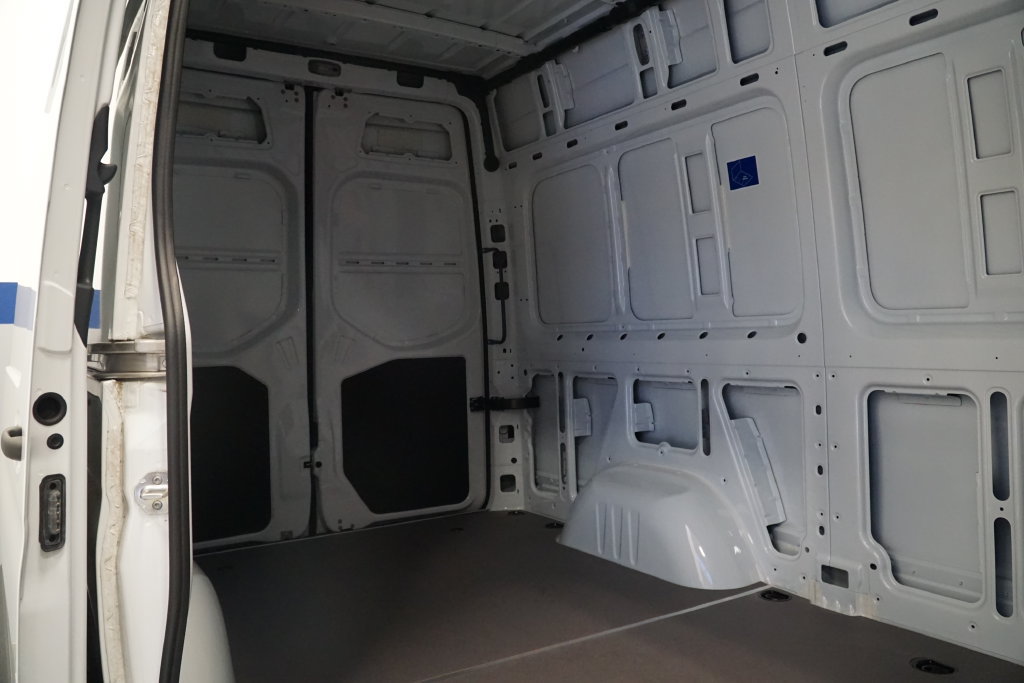 New 2025 Mercedes-Benz Sprinter 2500 image 13