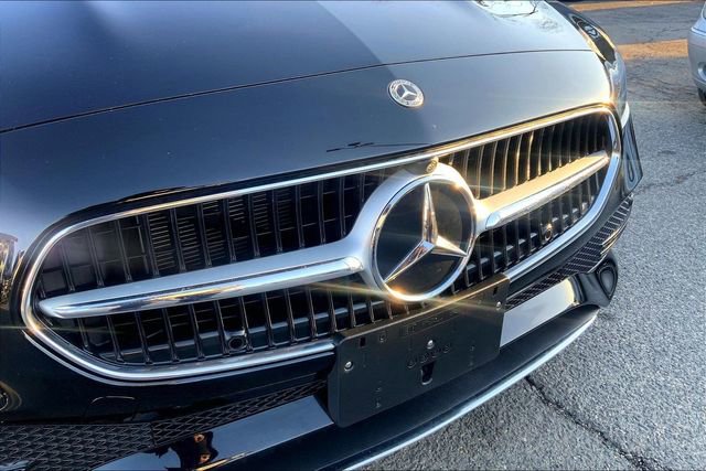 Used 2025 Mercedes-Benz C 300 4MATIC Sedan image 27
