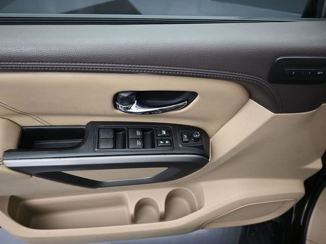 Used 2015 Nissan Armada Platinum w/ Platinum Reserve Package image 23