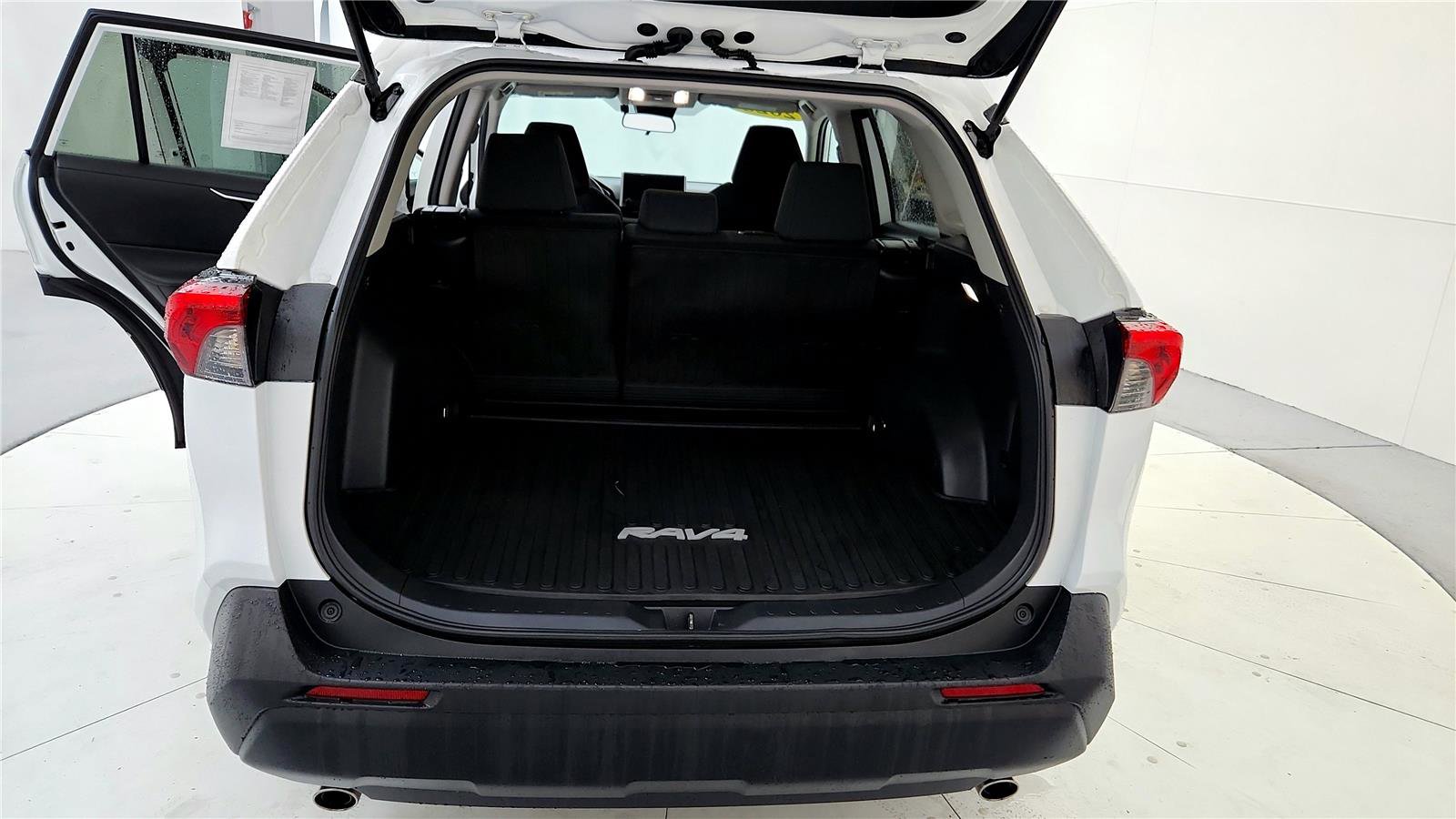 Used 2023 Toyota RAV4 LE image 20