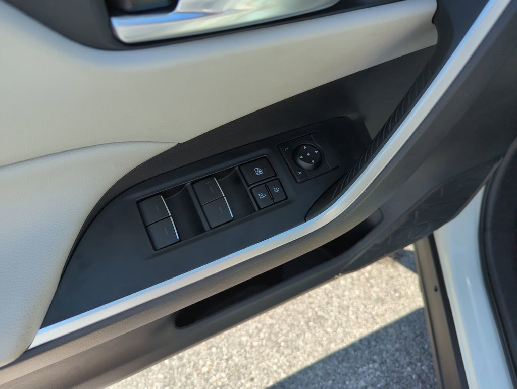 Used 2024 Toyota RAV4 XLE w/ Convenience Package FWD image 19