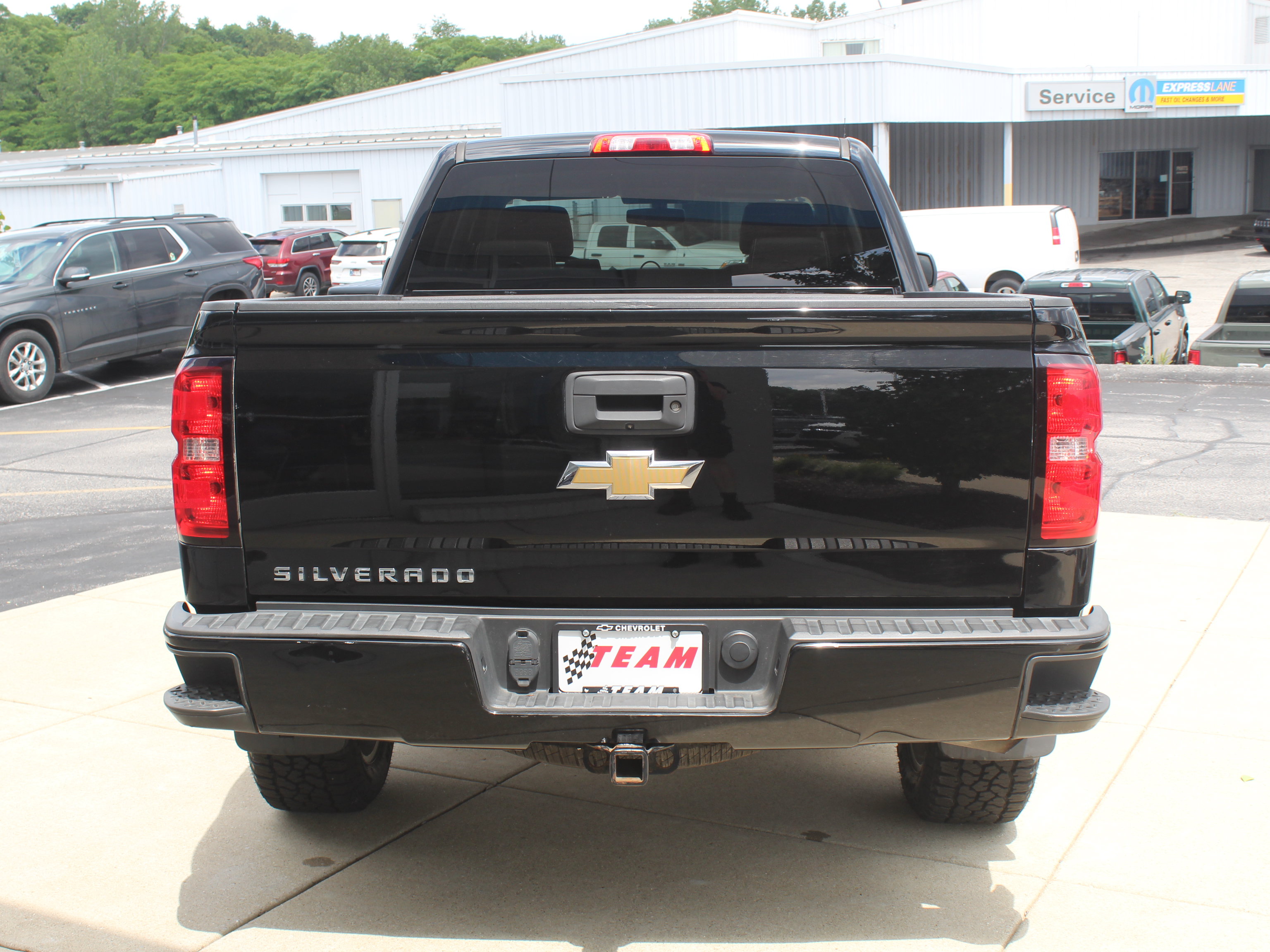 Used 2018 Chevrolet Silverado 1500 Custom w/ Custom Convenience Package AWD/4WD image 5
