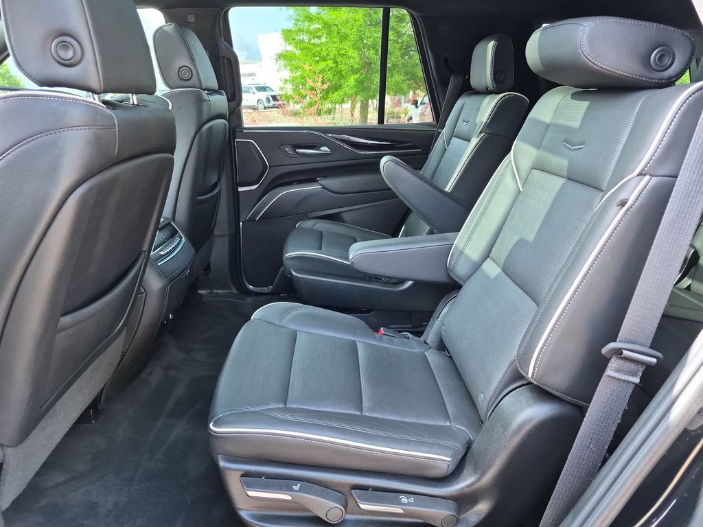Used 2024 Cadillac Escalade Sport w/ LPO, ONYX Package AWD/4WD image 39