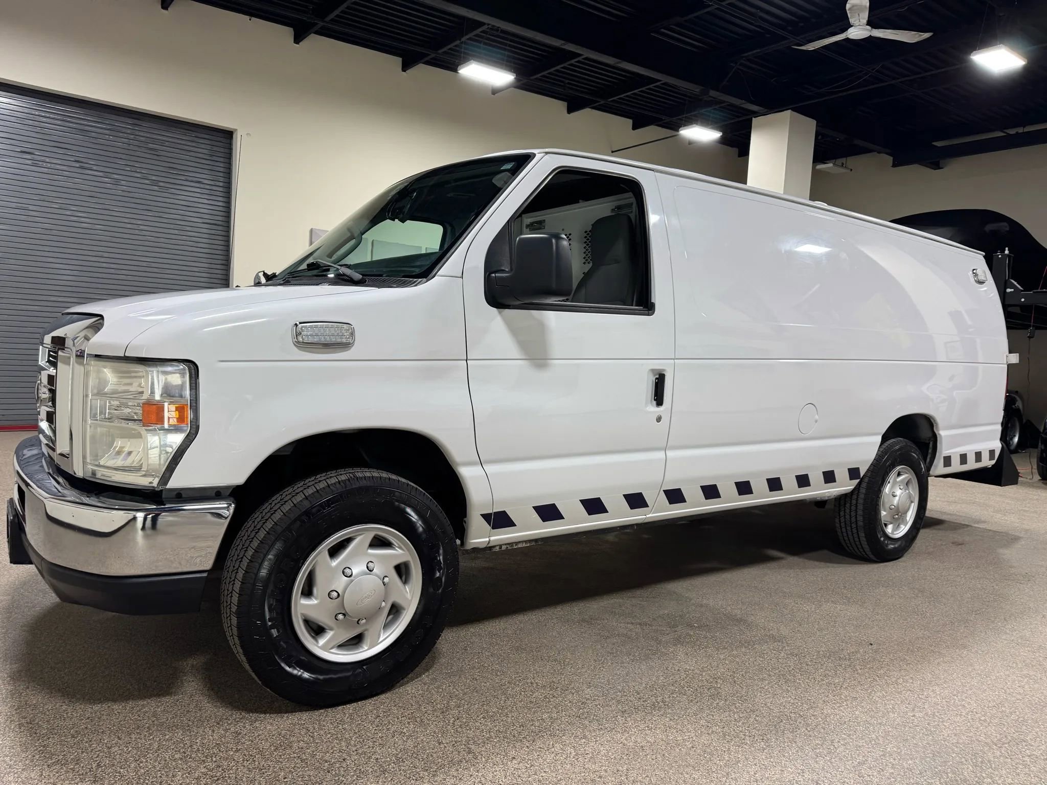 Used 2012 Ford E-350 and Econoline 350 Extended Super Duty w/ PWR Group image 14