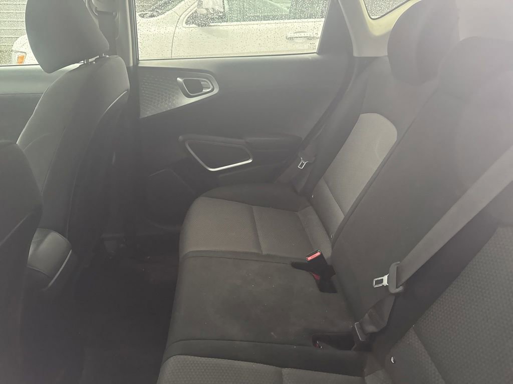Used 2022 Kia Soul LX image 9