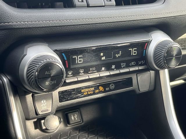 Used 2019 Toyota RAV4 XLE Premium image 32