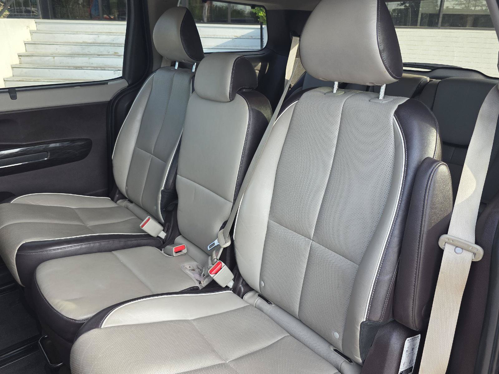Used 2016 Kia Sedona SX Limited w/ Option Group 030 FWD image 32