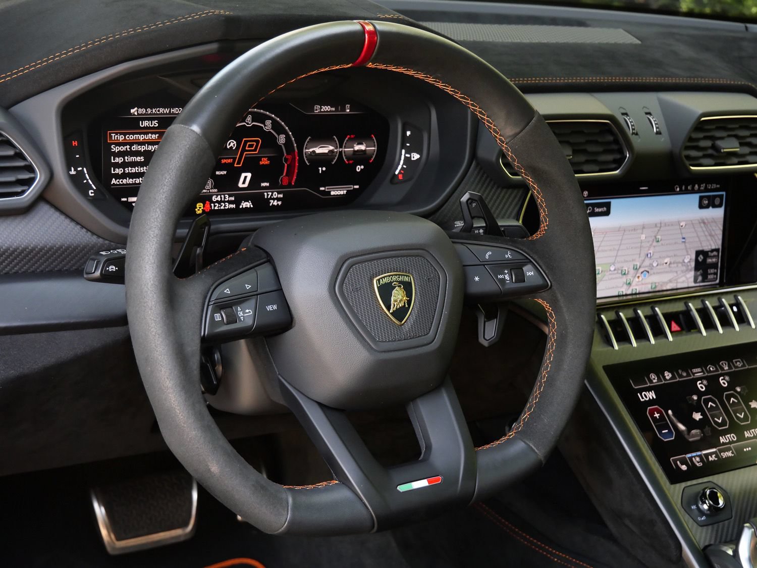 Used 2024 Lamborghini Urus Performante AWD/4WD image 11