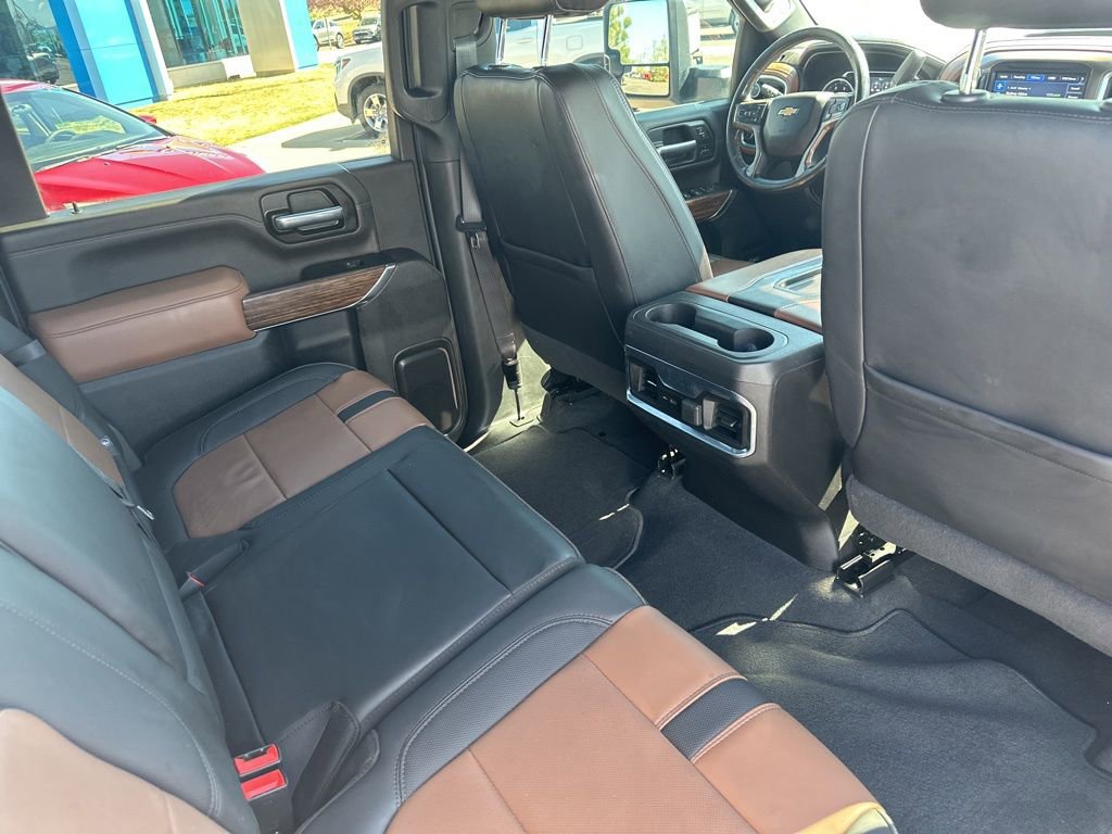 Used 2022 Chevrolet Silverado 3500 High Country w/ Technology Package image 21