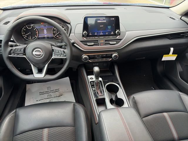 Certified 2025 Nissan Altima 2.5 SR image 12