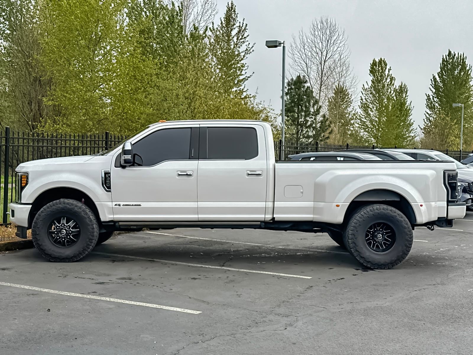 Used 2017 Ford F350 Platinum image 6
