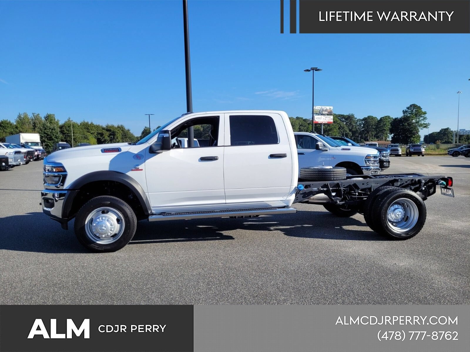 New 2025 RAM 4500 Tradesman w/ Safety Group AWD/4WD image 3