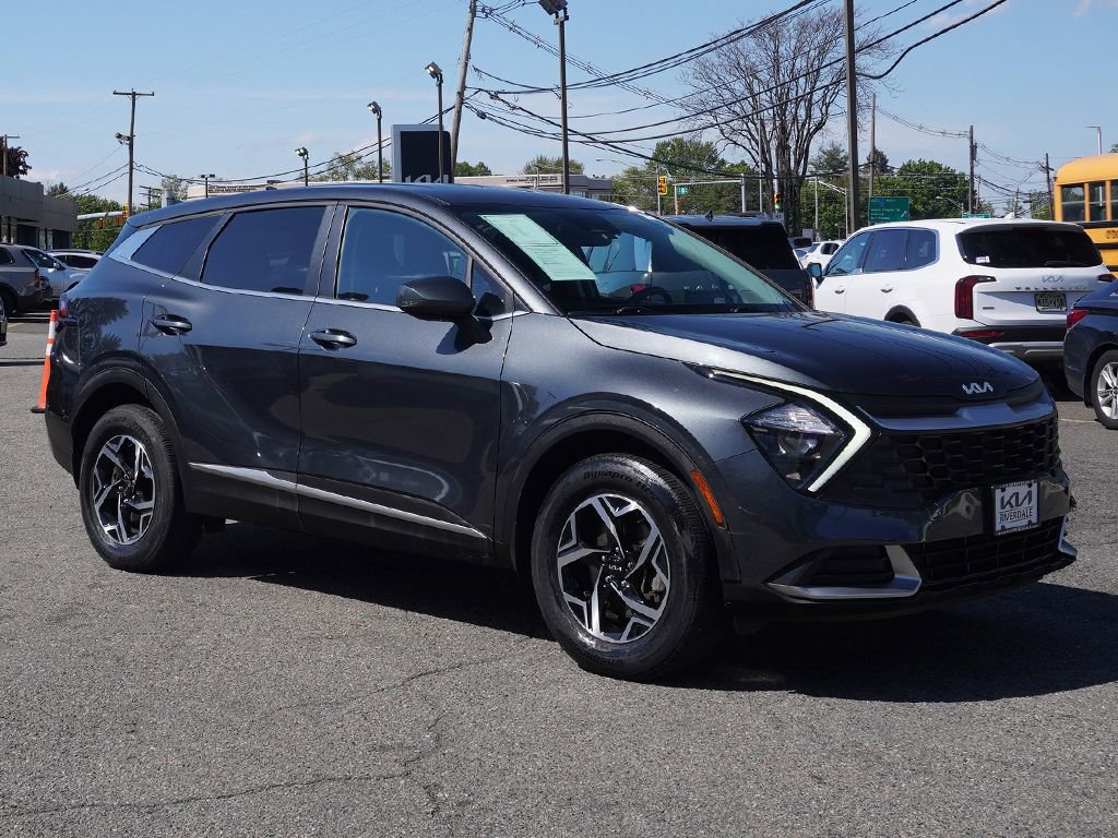 Used 2023 Kia Sportage LX AWD/4WD image 2