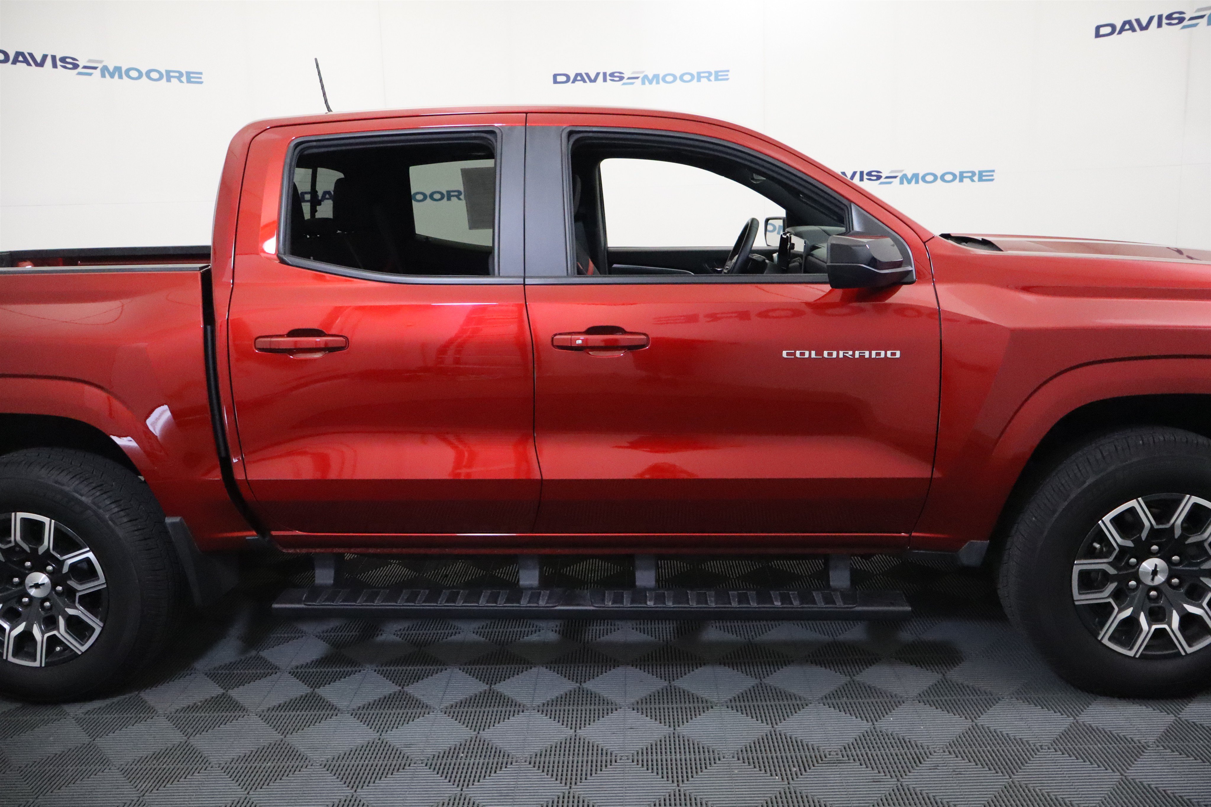 Used 2024 Chevrolet Colorado Z71 w/ Z71 Convenience Package 2 AWD/4WD image 5
