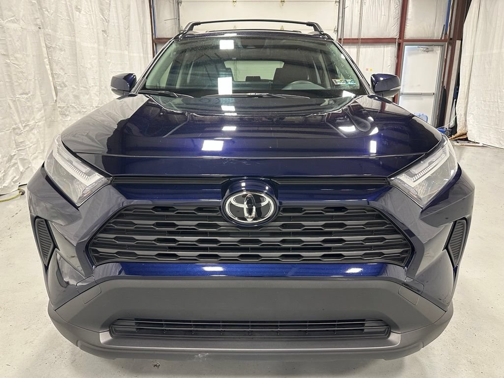 Used 2025 Toyota RAV4 XLE AWD/4WD image 2