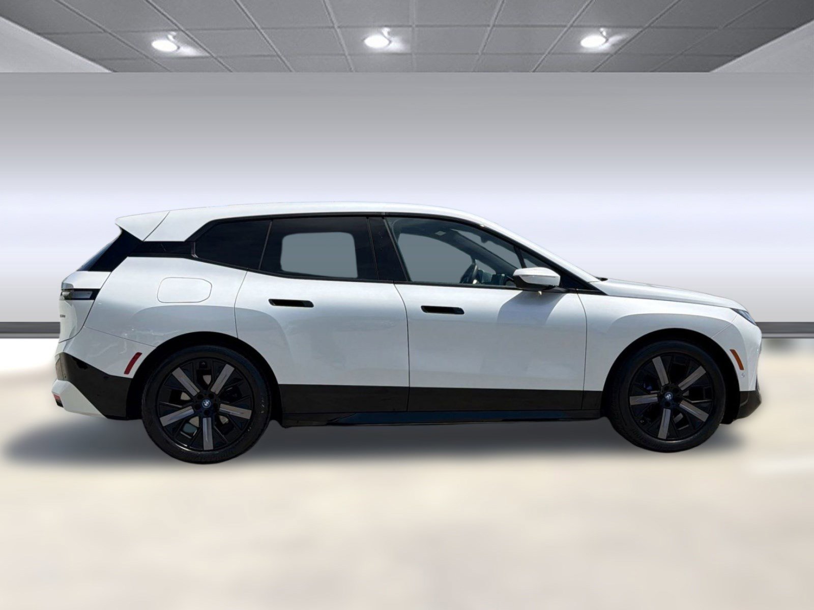 Certified 2023 BMW iX xDrive50 w/ Premium Package AWD/4WD image 7