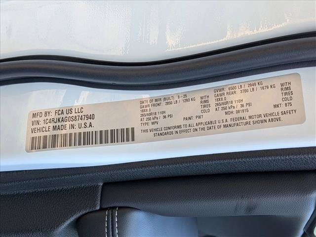 New 2025 Jeep Grand Cherokee L Laredo w/ Luxury Tech Group I AWD/4WD image 20