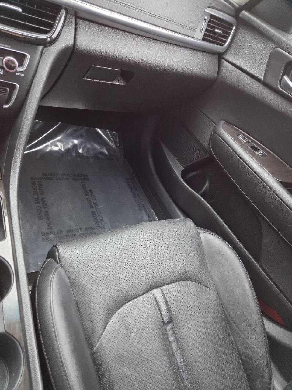 Used 2018 Kia Optima EX w/ Premium Package image 9