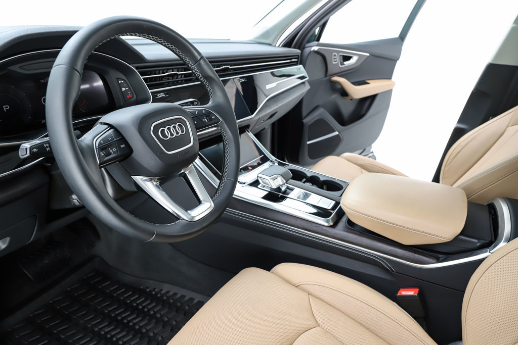 Used 2025 Audi Q7 3.0T Prestige w/ Prestige Package AWD/4WD image 23