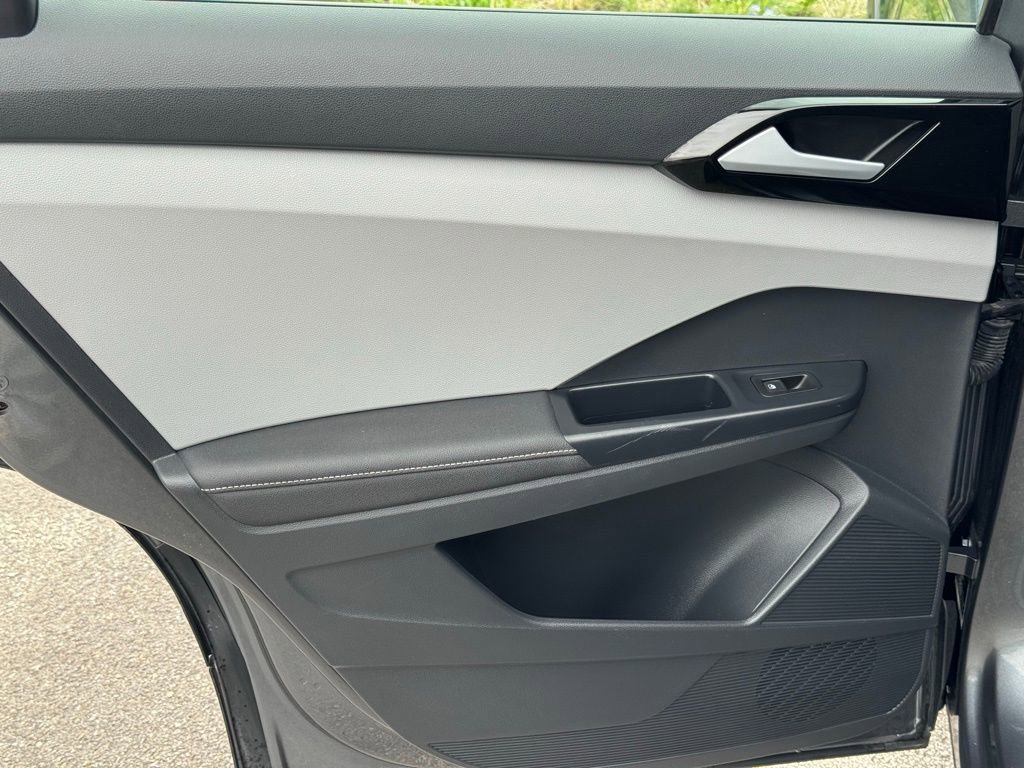 Used 2024 Volkswagen Taos S FWD image 19