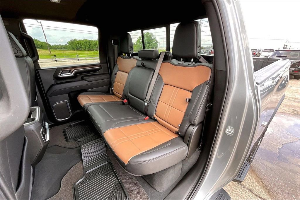 Used 2025 Chevrolet Silverado 2500 High Country w/ High Country Premium Package AWD/4WD image 19