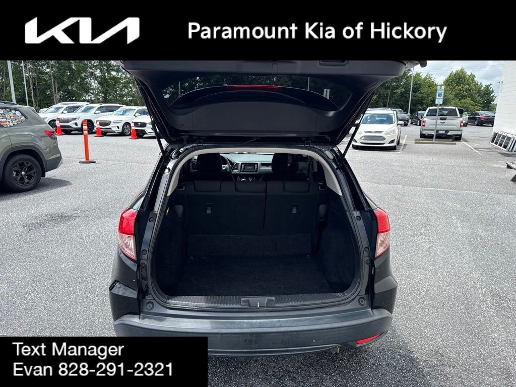 Used 2017 Honda HR-V LX image 10