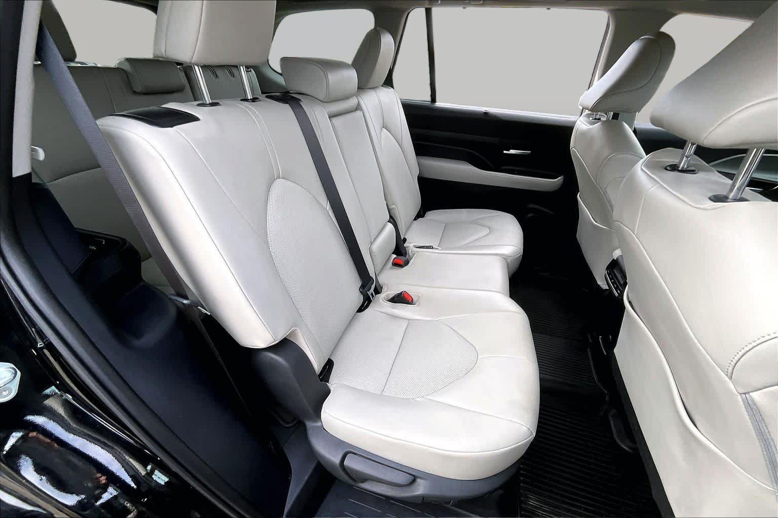 Certified 2024 Toyota Grand Highlander AWD image 19