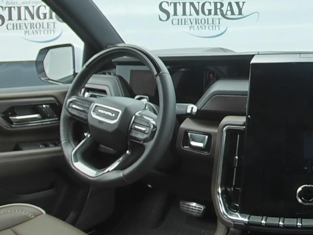 Certified 2026 GMC Yukon Denali Ultimate w/ LPO, Floor Liner Package AWD/4WD image 16