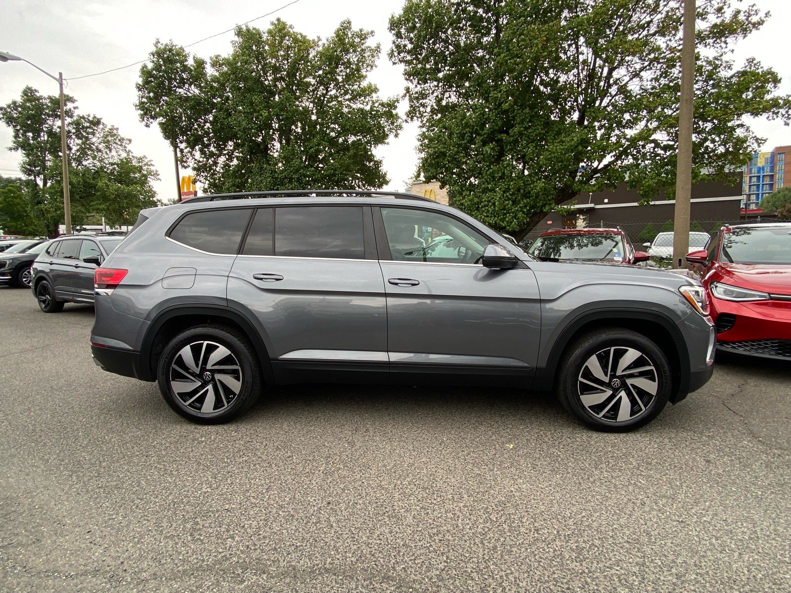 Certified 2024 Volkswagen Atlas SE AWD/4WD image 2
