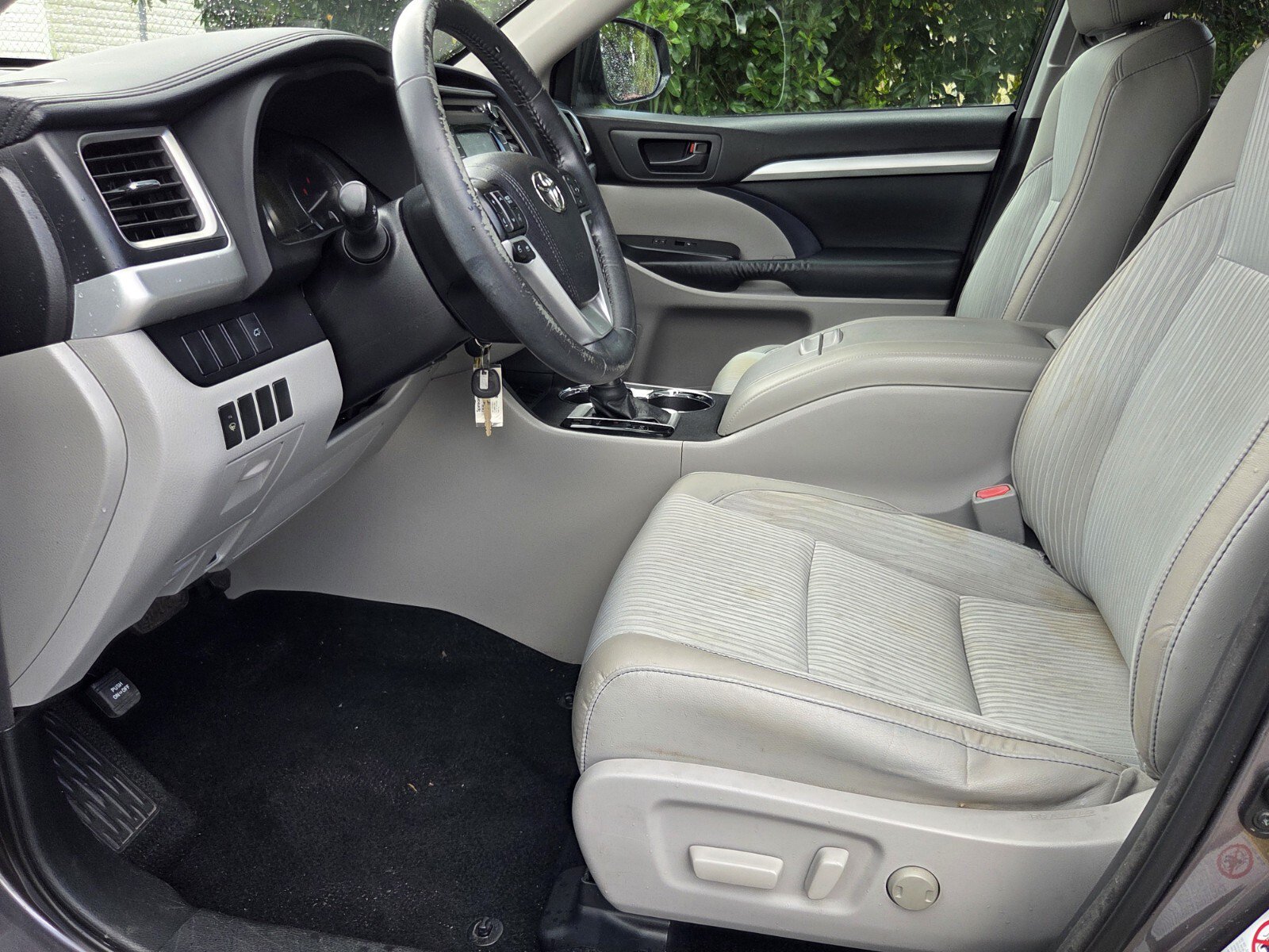 Used 2015 Toyota Highlander Plus FWD image 9