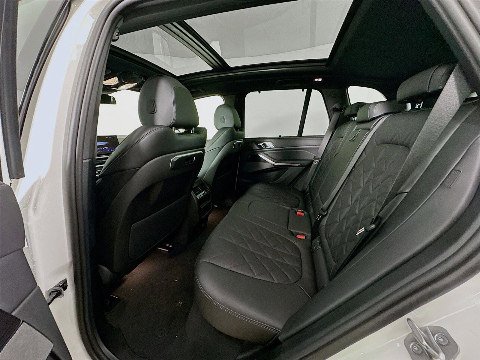 New 2026 BMW X5 xDrive50e w/ Executive Package image 26