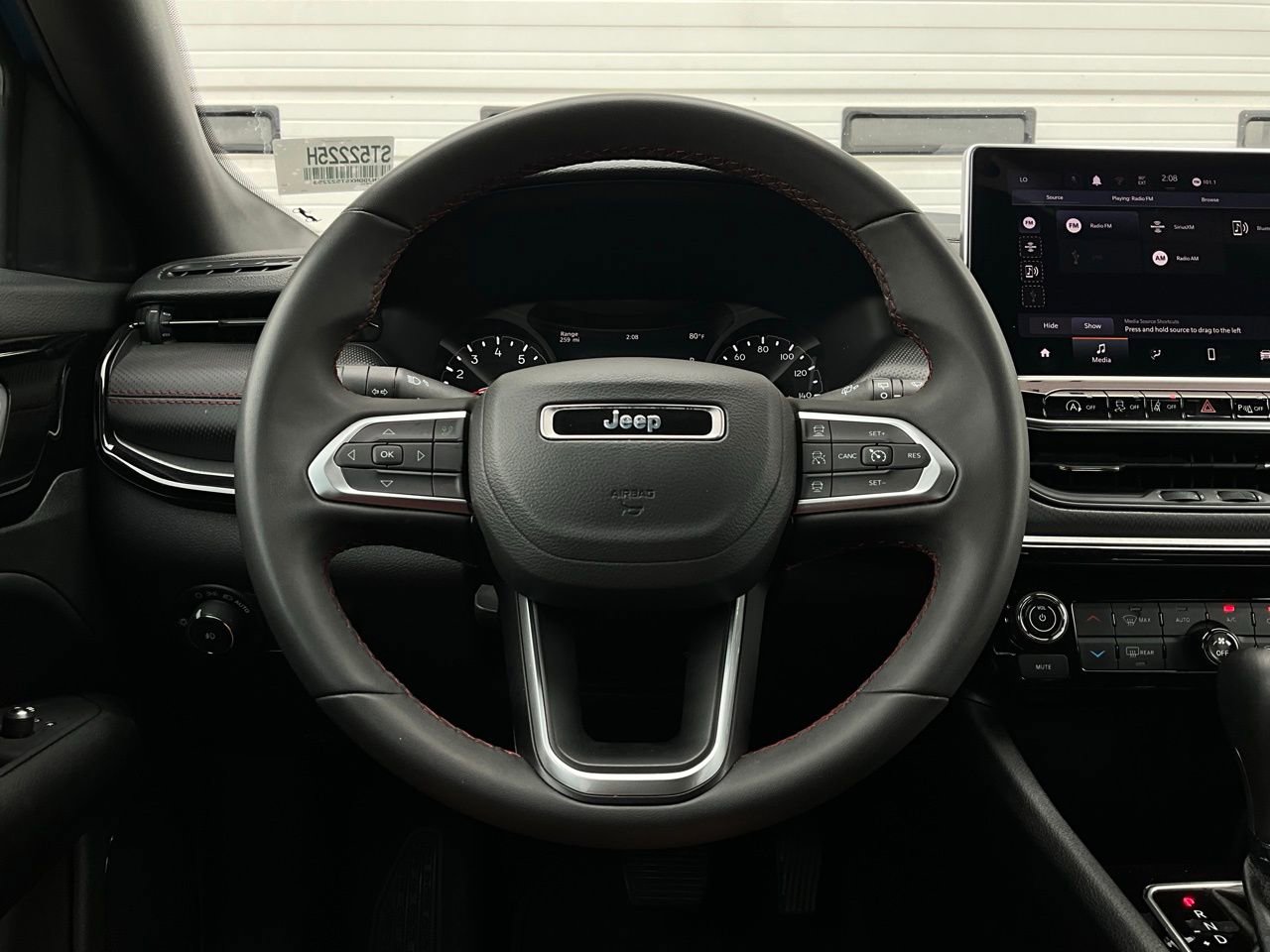 Used 2025 Jeep Compass Trailhawk image 33